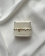 Perlenarmband Perlmutt-Clover & goldener Taler