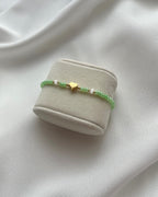 Perlenarmband in Grün & ein Herz