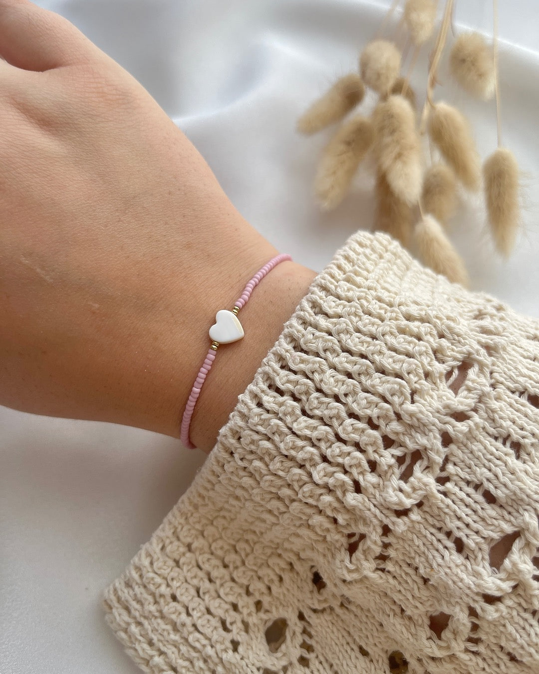 Perlenarmband aus Lila Miyuki-Perlen & Perlmutt-Herz