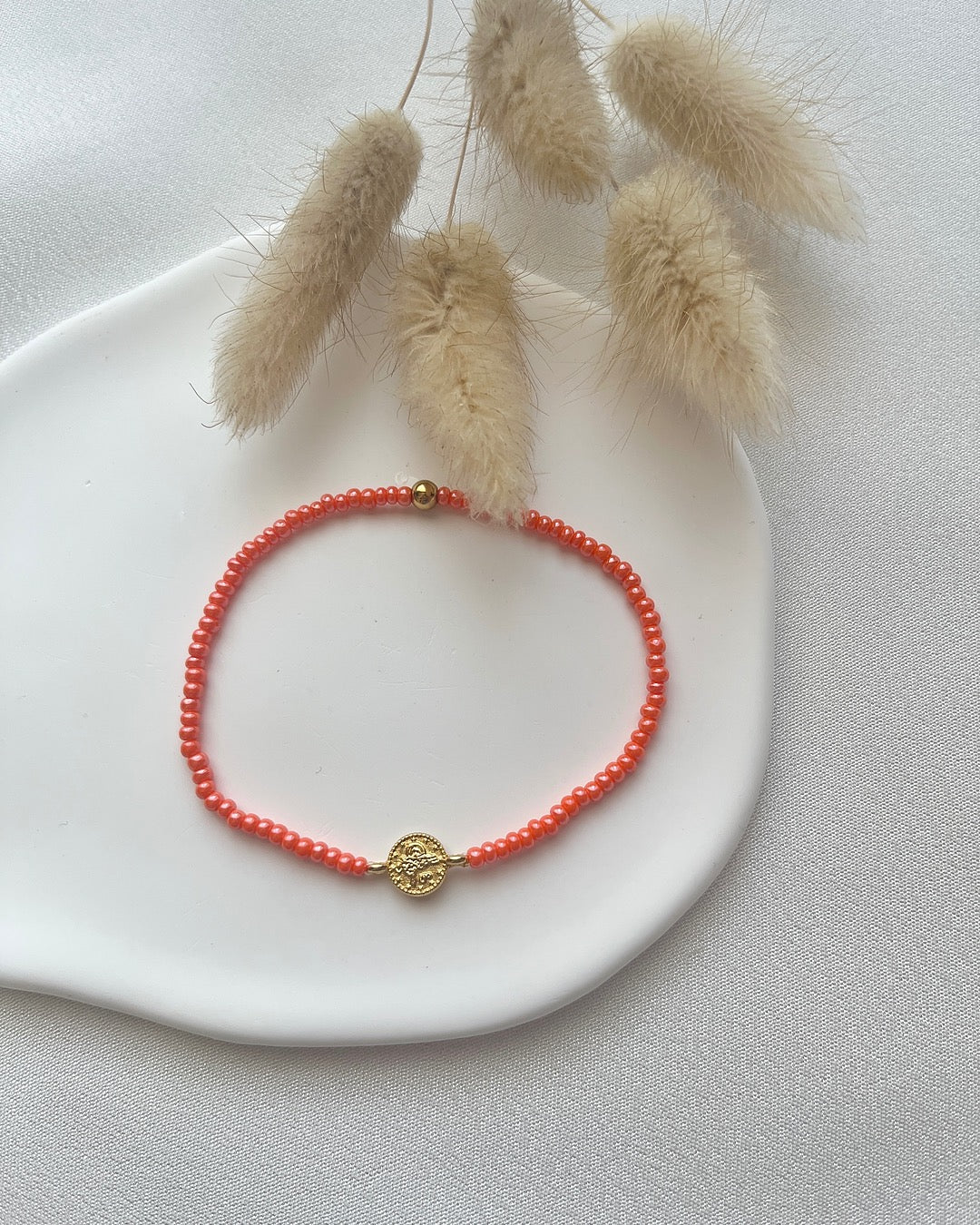 Perlenarmband in Rosa oder Koralle + goldenen Taler