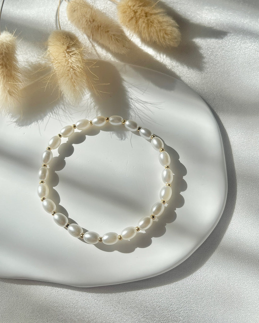 Perlenarmband Basic in Weiß & Gold