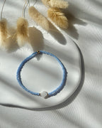 Perlenarmband in Blau & Perlmutt-Klee