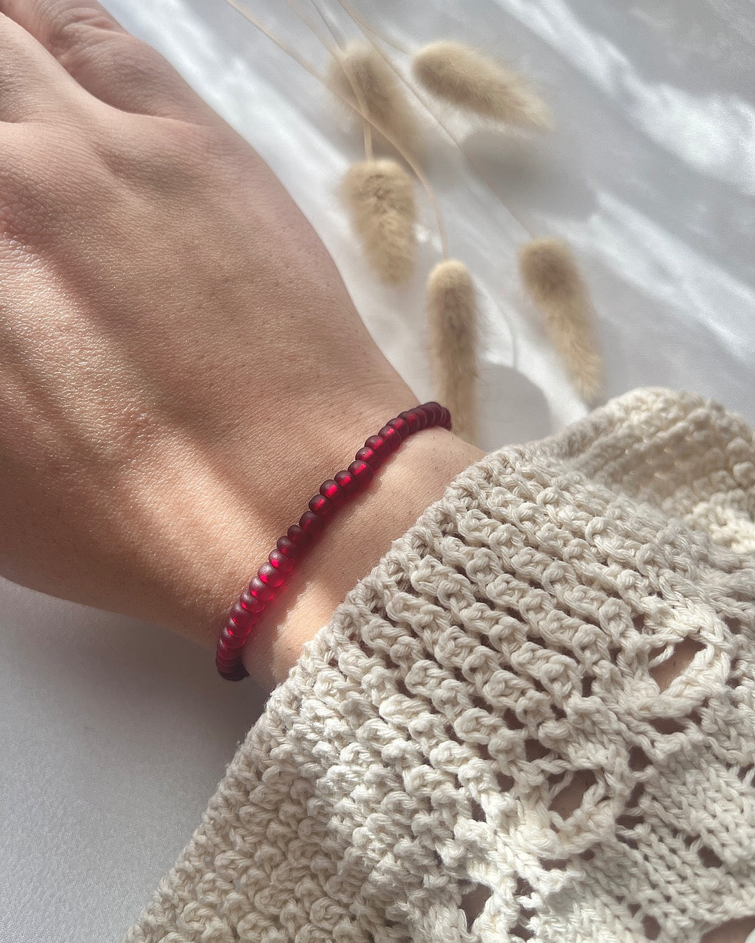 Perlenarmband in Matt Rot