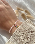 Perlenarmband in Rosa & einer Tulpe