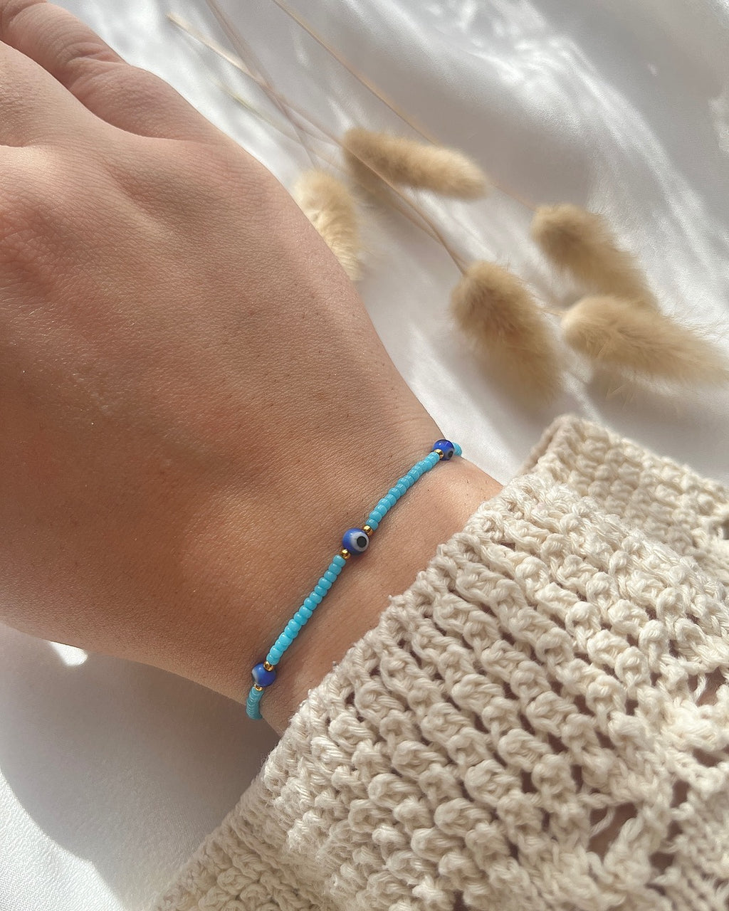 Perlenarmband mit blauen Miyuki-Perlen & Nazar