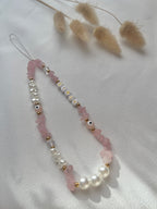 Personalisierte Handykette aus Rosenquarz & Nazarperlen