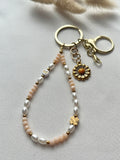 Schlüsselanhänger in Beige und Weiß & Sonnenblumen-Anhänger