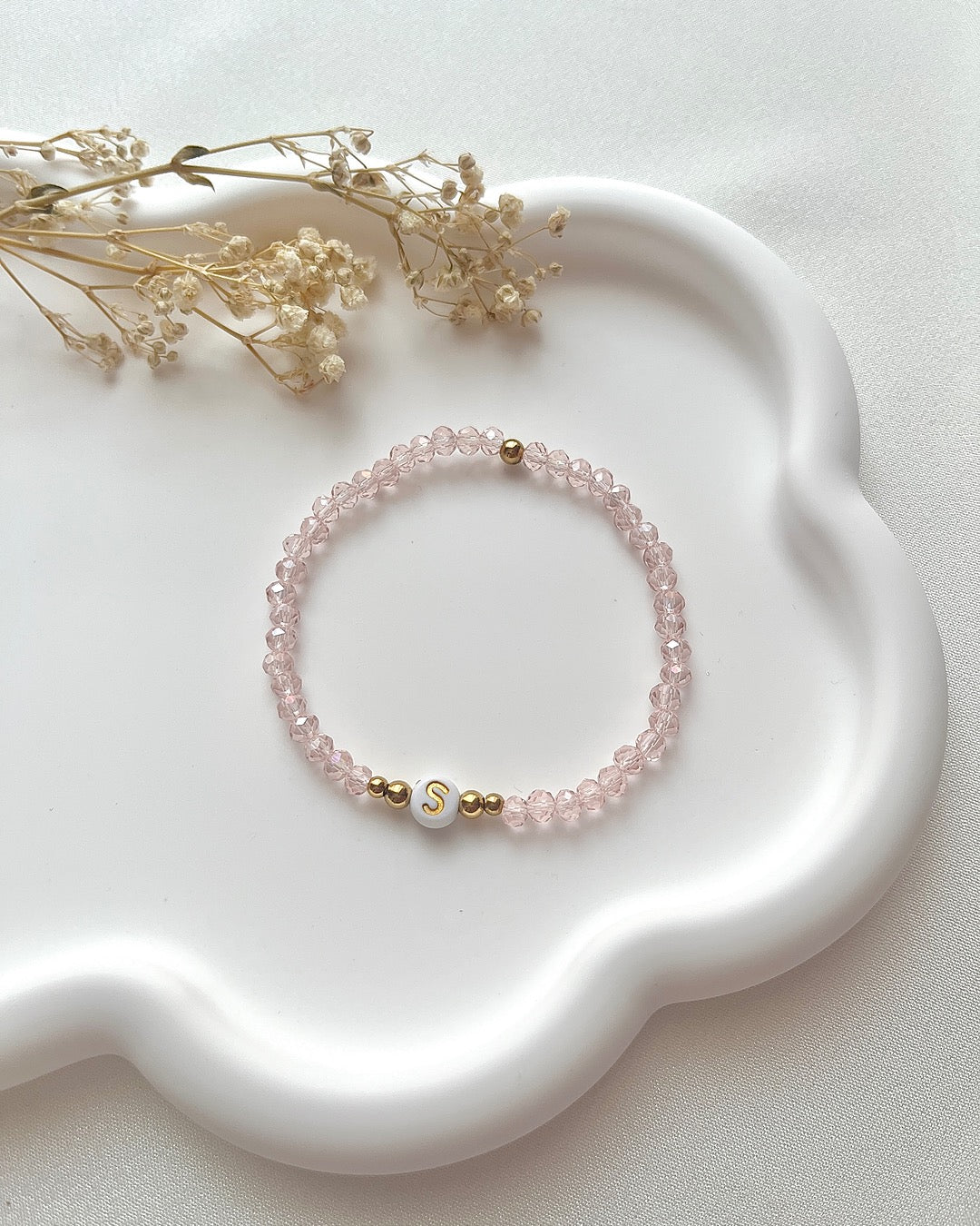 Personalisiertes Perlenarmband in Rosa