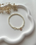 Personalisiertes Perlenarmband mit Schmetterling-Charm