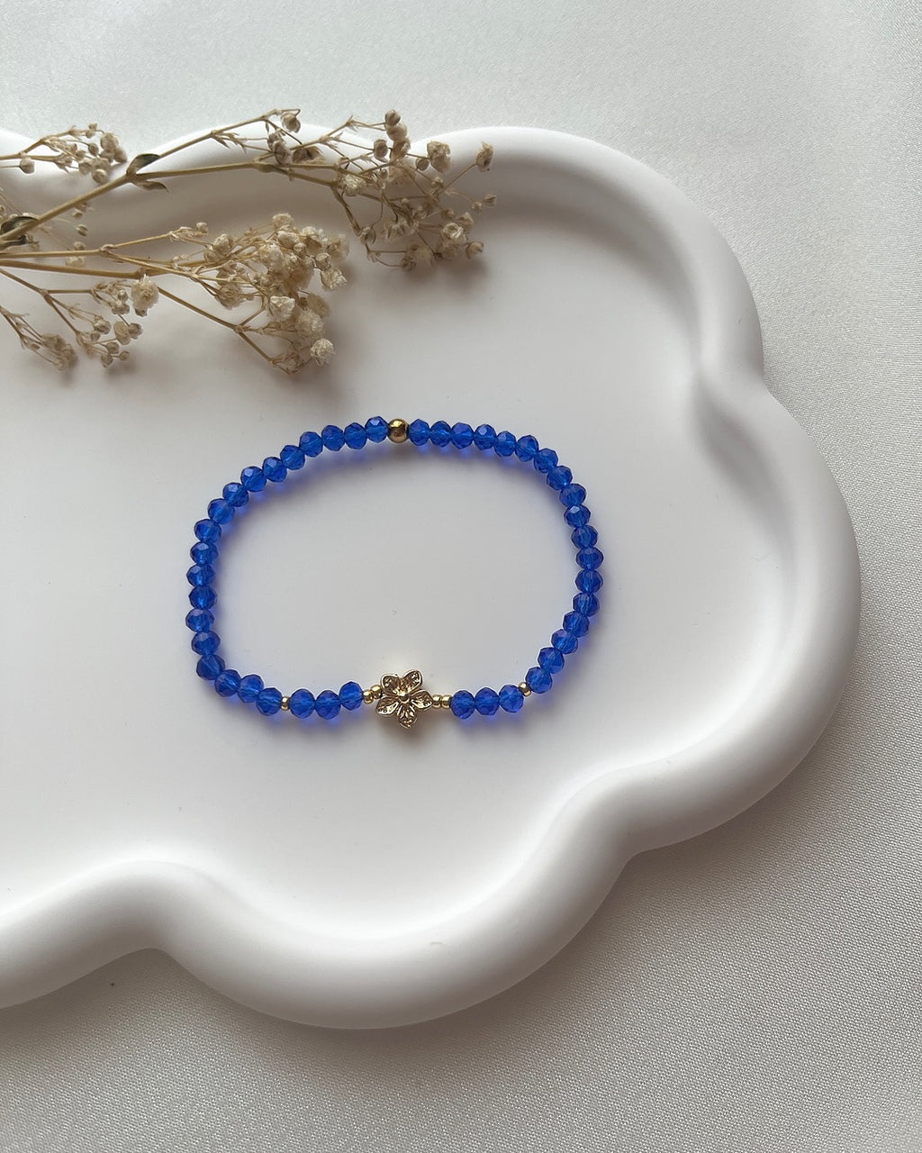 Perlenarmband in Dunkelblau & mini Schildkröte