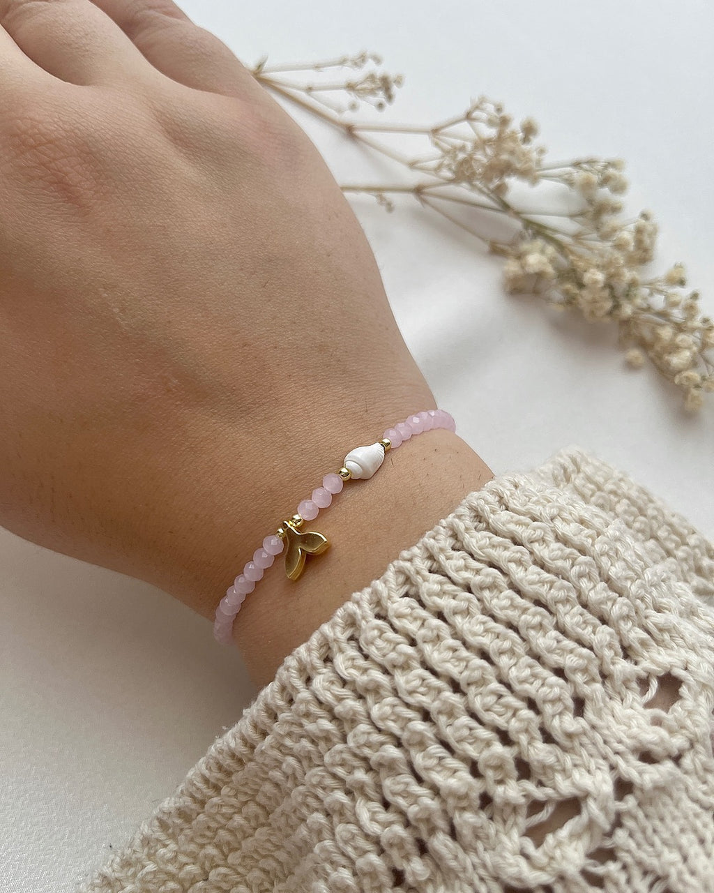 Perlenarmband in Rosa, Muschel & Flosse