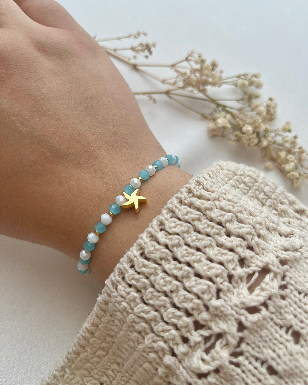 Perlenarmband in Blau & Weiß mit Seestern