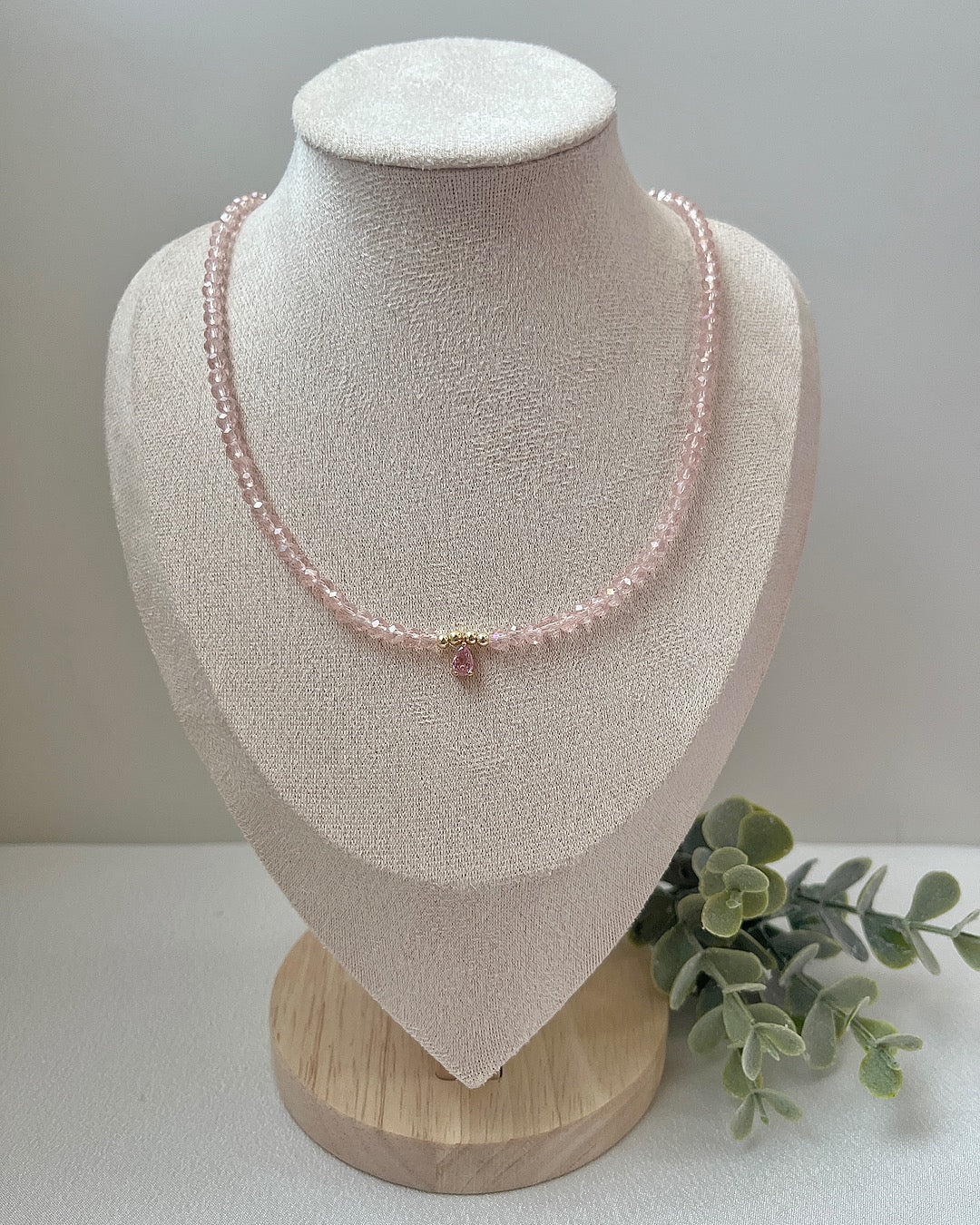 Halskette in Rosa & Tropfen-Charm
