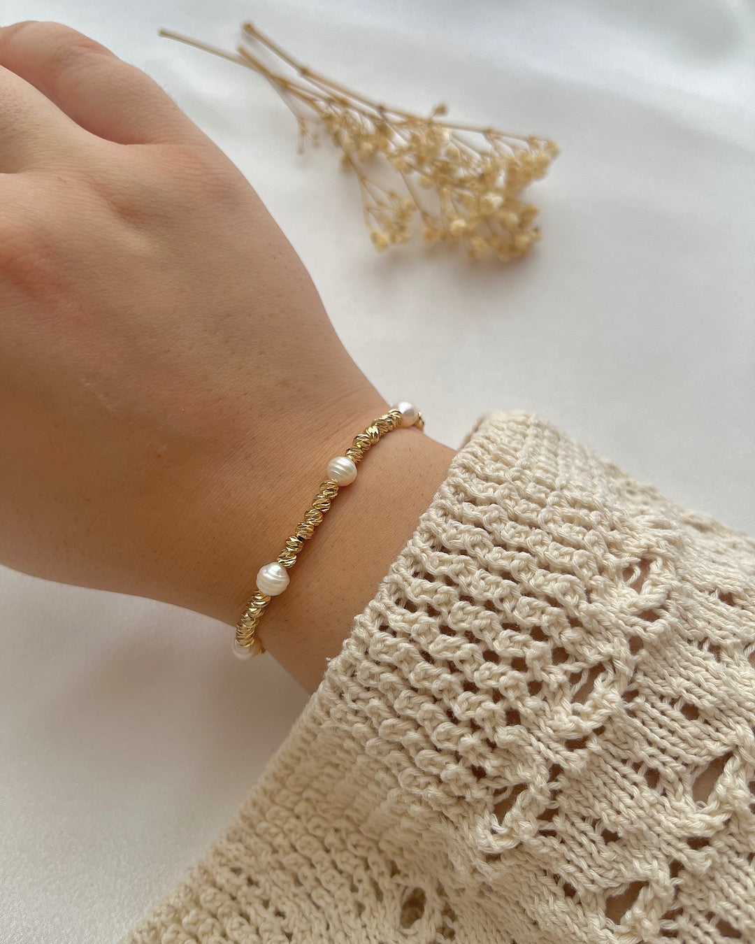 Perlenarmband aus Dorikaperlen & Süßwasserperlen