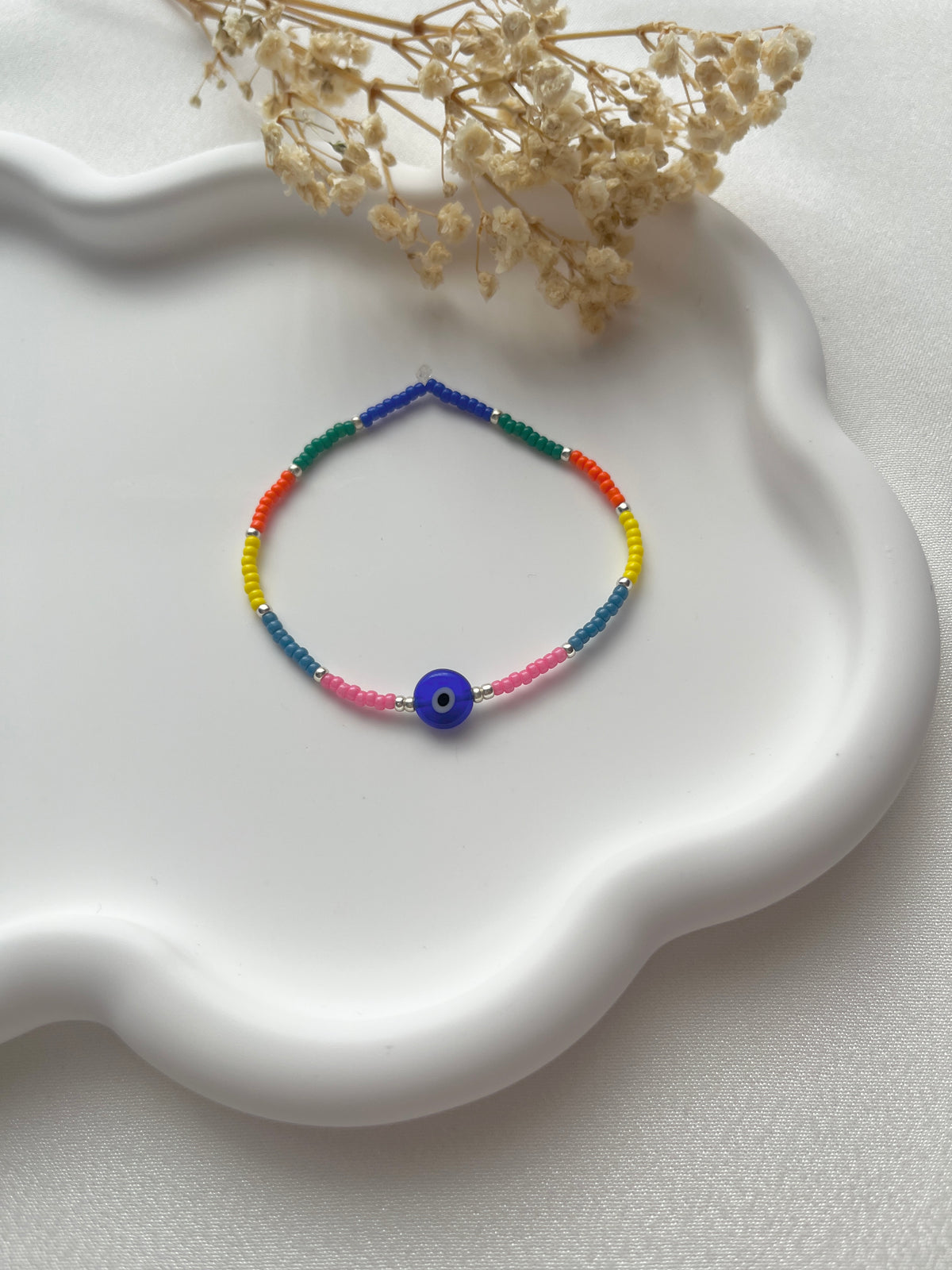 Perlenarmband in Bunt mit Nazar-Auge und Silber Details